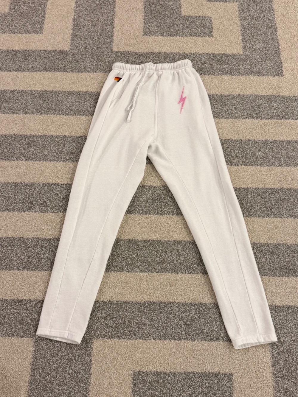 WHITE AVIATOR NATION POCKET JOGGER LIGHTNING BOLT PINK